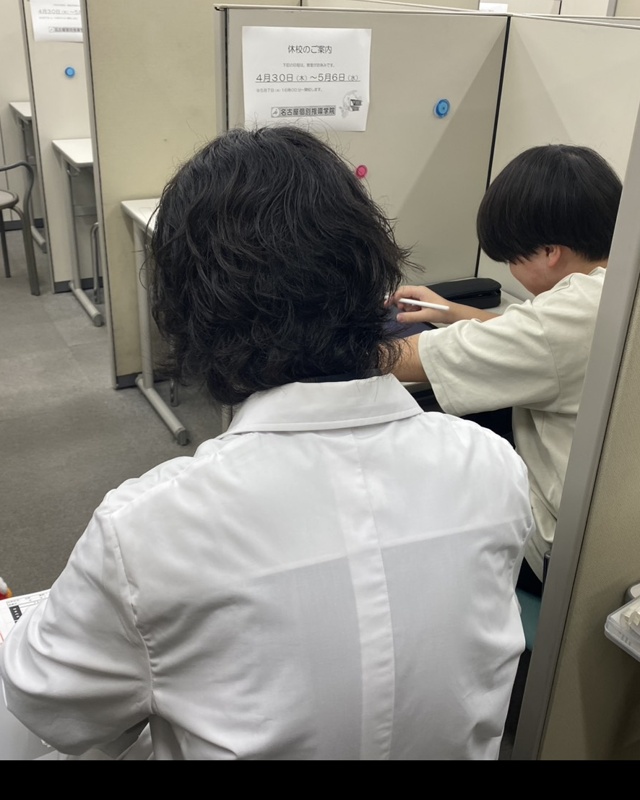 授業中の生徒の様子